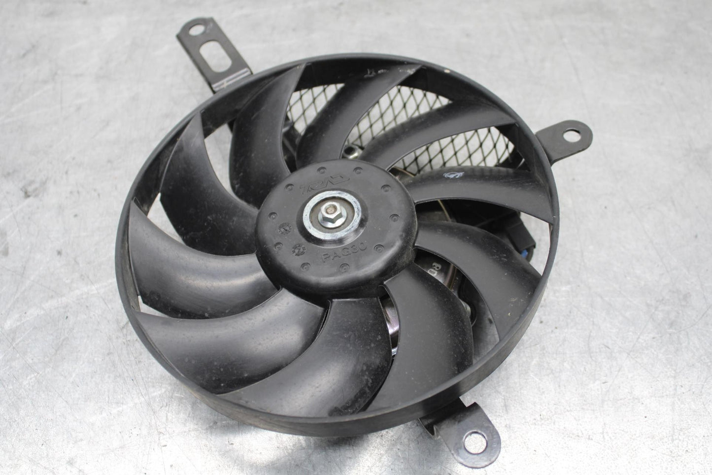 11-23 SUZUKI GSXR 750 ENGINE RADIATOR COOLING FAN BB630