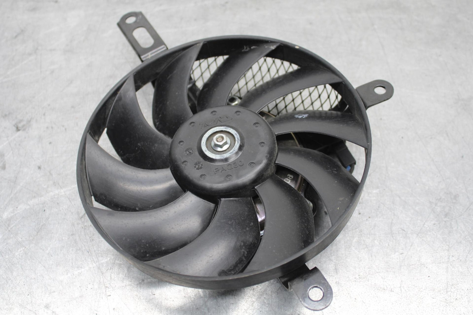 11-23 SUZUKI GSXR 750 ENGINE RADIATOR COOLING FAN BB630