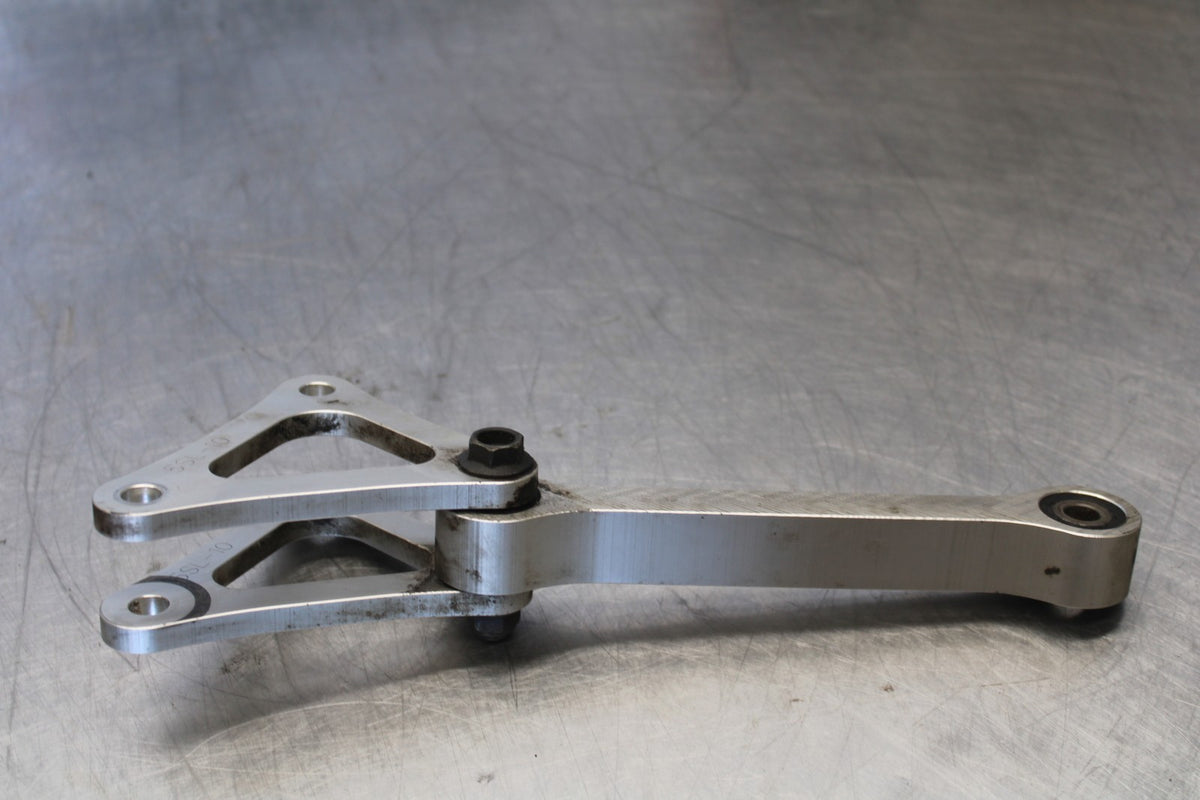 05 YAMAHA YZF R6 REAR DOGBONE SHOCK LINKAGE LINK BB894