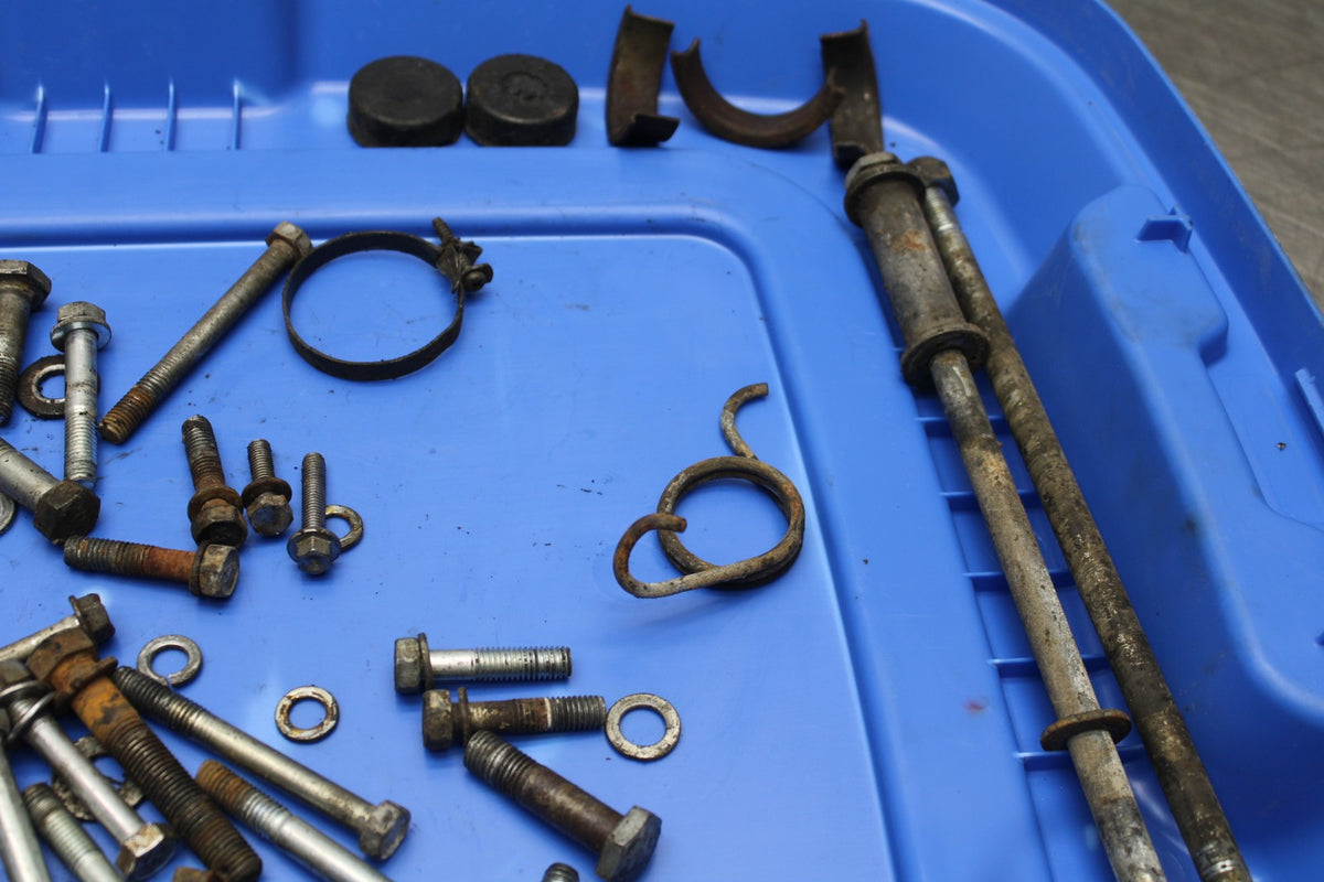 77-79 SUZUKI GS1000 MOUNTING BOLTS HARDWARE MOTOR SCREWS BB807