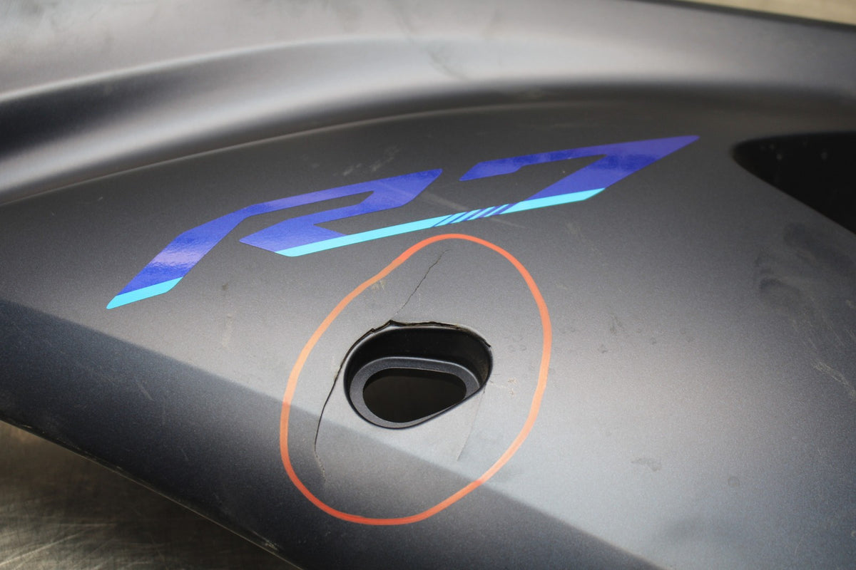 22-25 YAMAHA YZF R7 LEFT MID UPPER SIDE FAIRING COWL BB583