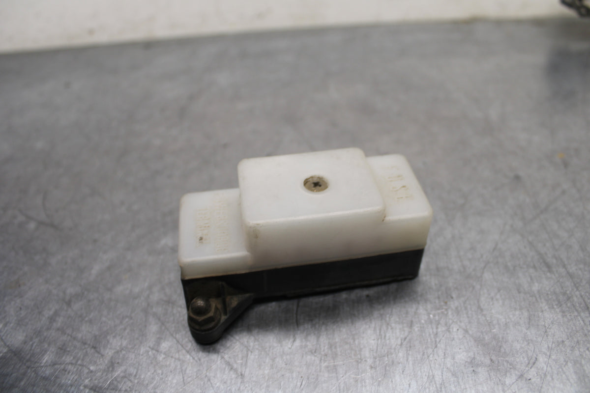 91-92 SUZUKI GSXR750 M  RELAY ASSEMBLY FUSE BOX BB125