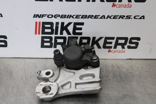 23-24 YAMAHA MT-07 REAR BACK BRAKE CALIPER W MOUNT BRACKET BB194