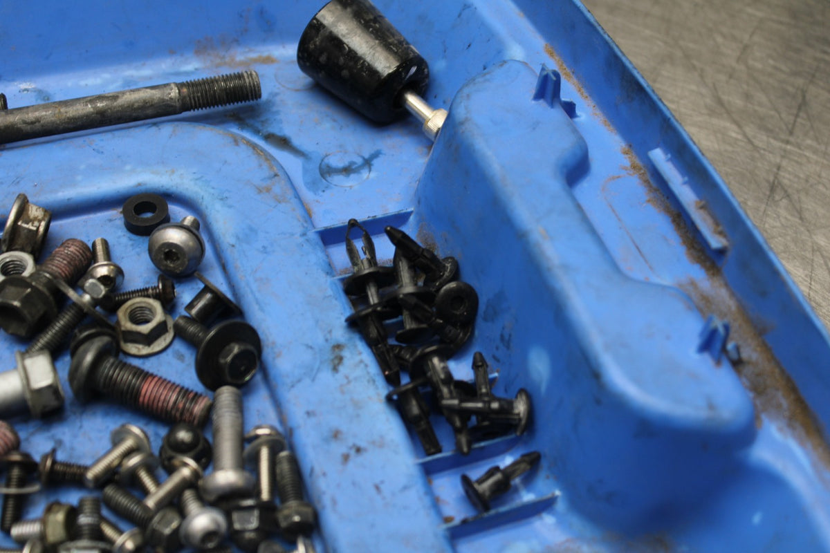 08 KAWASAKI NINJA ZX10R MOUNTING BOLTS HARDWARE SCREWS BB902