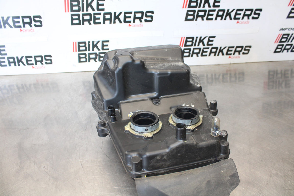 24-25 KAWASAKI NINJA 500 ABS AIRBOX AIR INTAKE FILTER BOX BB899