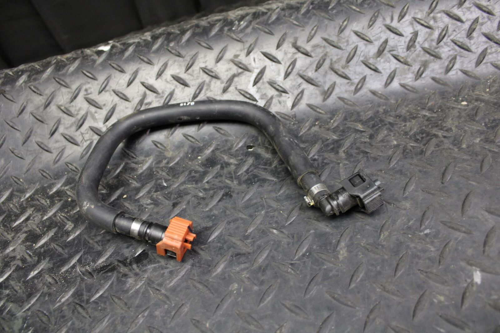 19 YAMAHA YZF R3 FUEL HOSE GAS LINE TUBE PIPE BB177