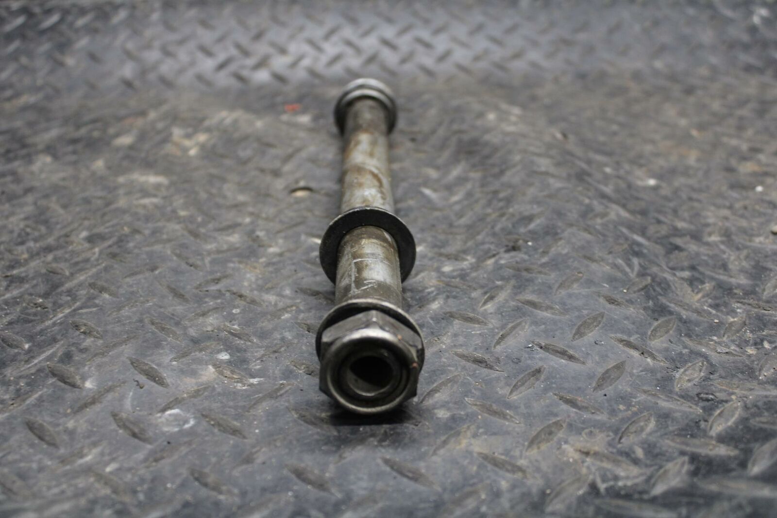 03-04 HONDA CBR600RR REAR AXLE BACK WHEEL RIM PIVOT BOLT AXEL BB218
