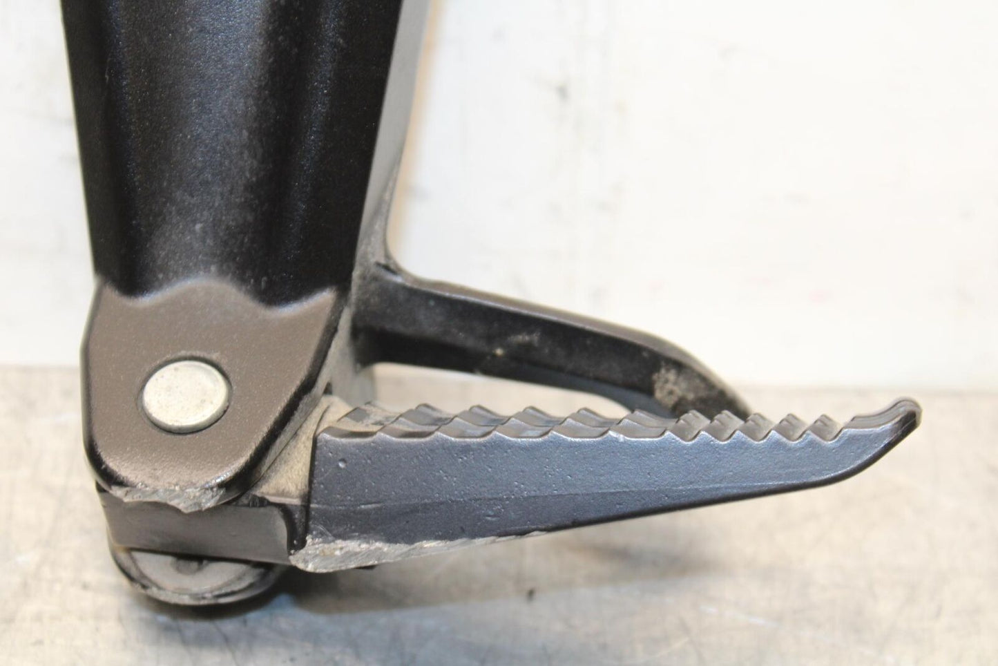 2015 Suzuki GSXR750 LEFT REAR BACK PASSENGER PEG BB595