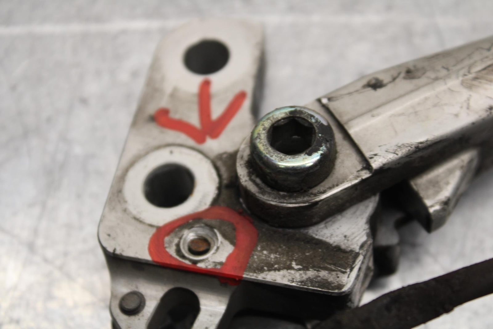 2009 Triumph Daytona 675 KICKSTAND SIDE KICK STAND T2082011 BB584