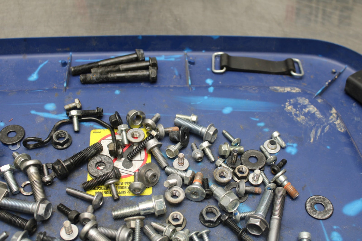 22 KAWASAKI NINJA 1000SX MOUNTING BOLTS HARDWARE MOTOR SCREWS BB780