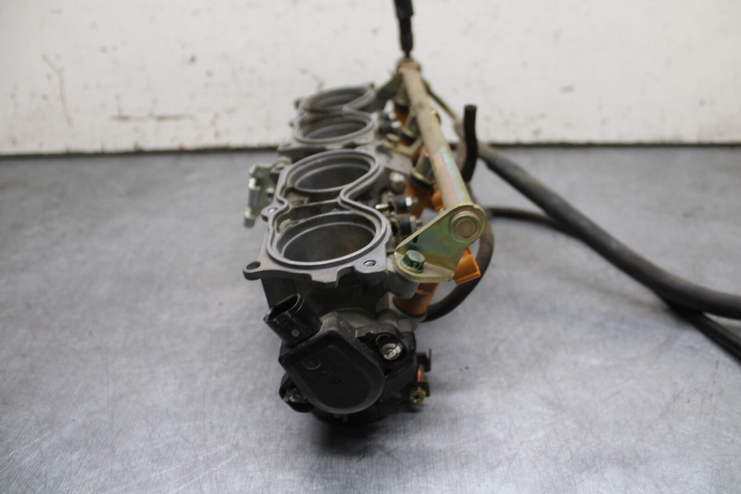 05-06 HONDA CBR600RR MAIN FUEL INJECTORS / THROTTLE BODIES BB727