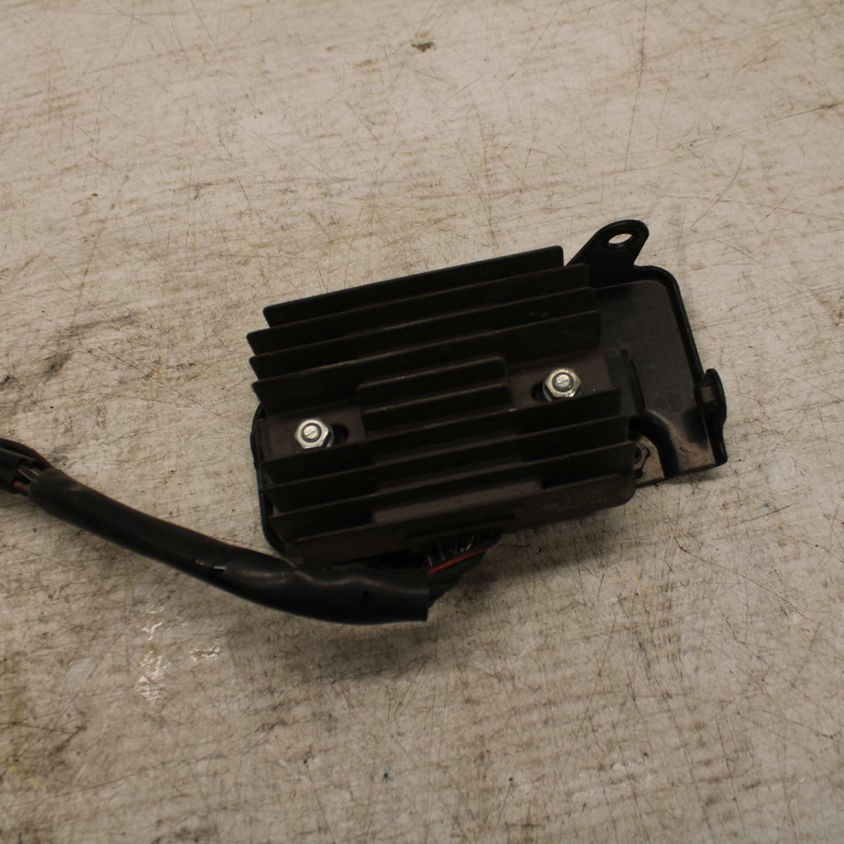 15-16 SUZUKI GSXS750 RECTIFIER VOLTAGE REGULATOR BB374