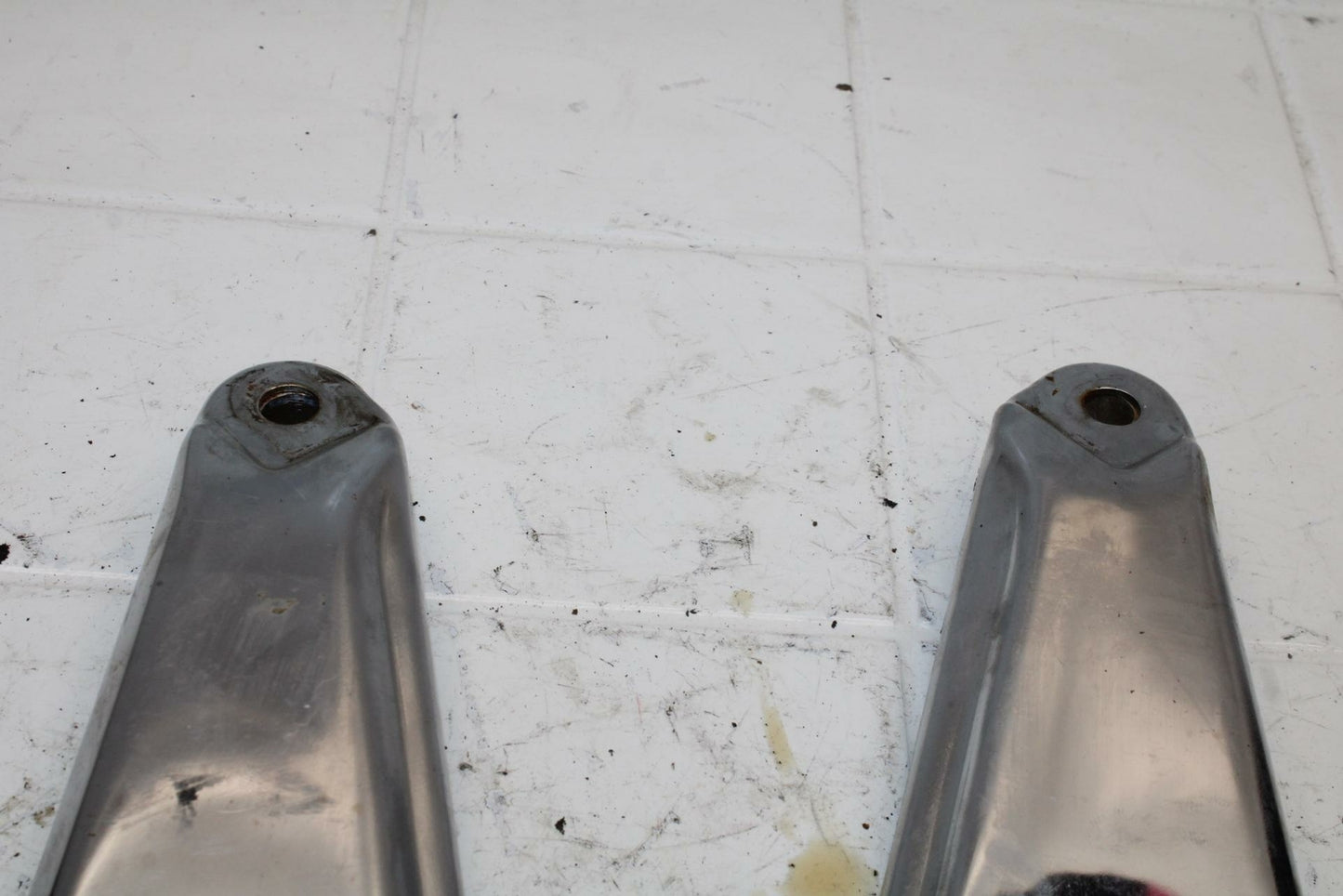 80-83 SUZUKI GS750E RIGHT LEFT FRAME COVERS BB19