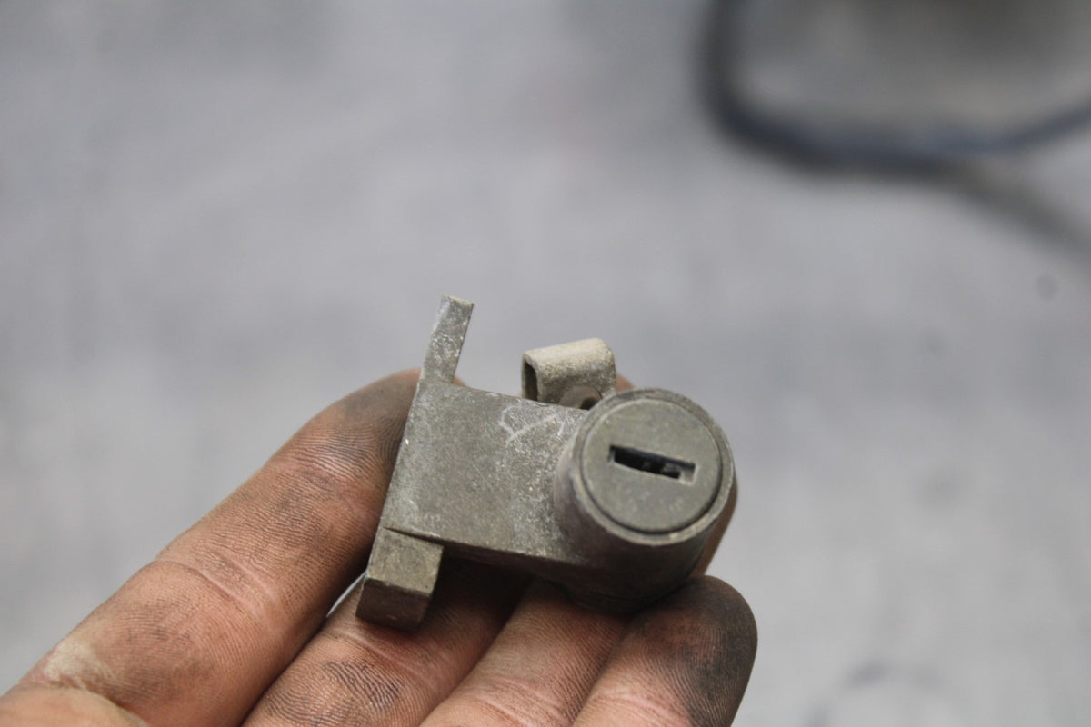 97-00 SUZUKI GSXR600 SRAD IGNITION LOCK & SEAT LOCK NO KEY BB921
