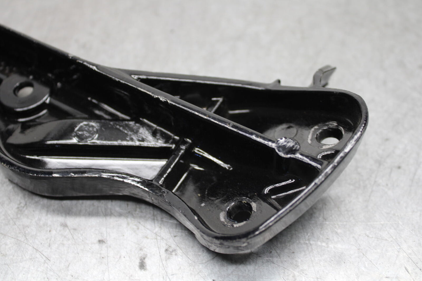 11-12 KAWASAKI NINJA 400 EX400 C UPPER FAIRING MIRROR GAUGES STAY BRACKET BB358