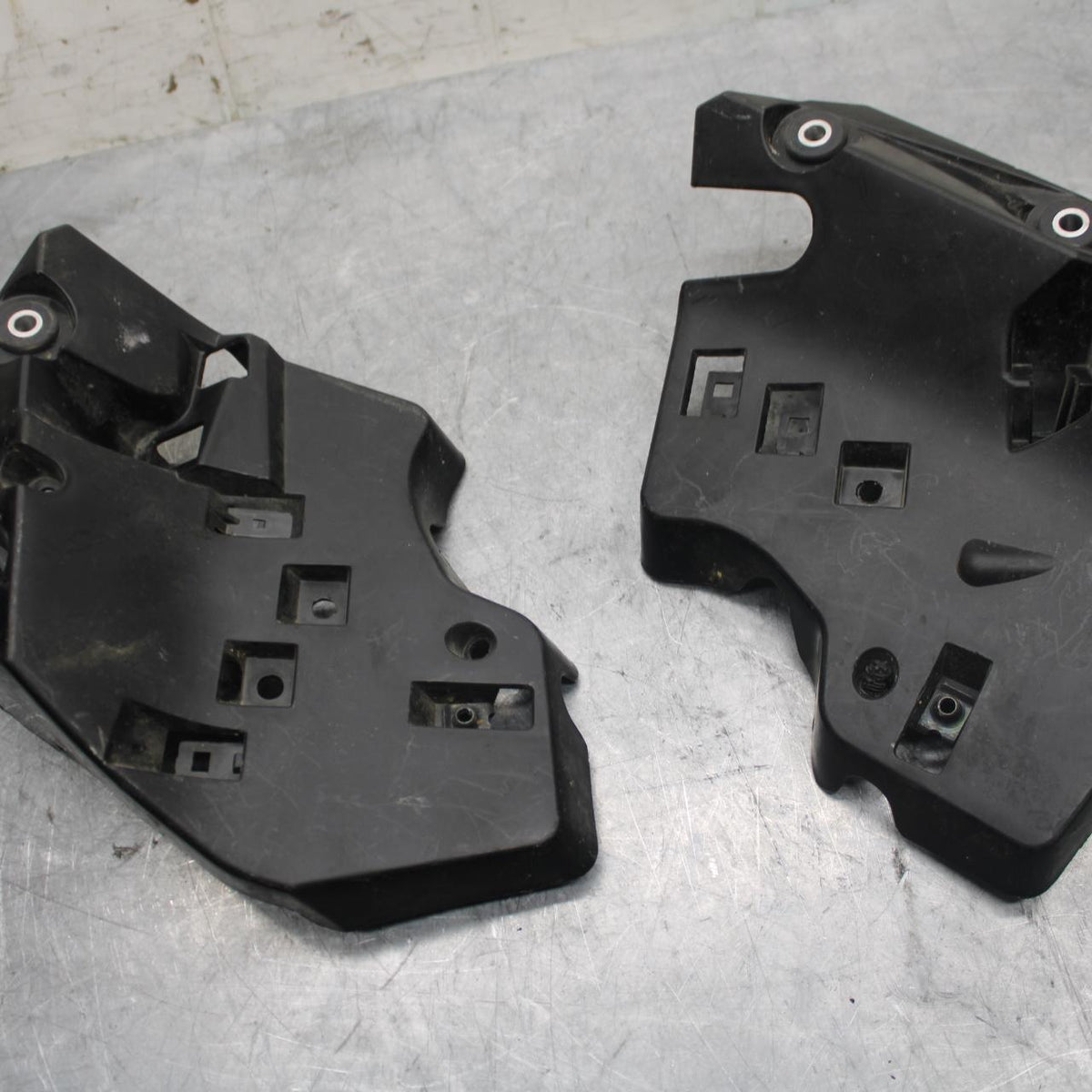 2015 Yamaha FJ09 RIGHT LEFT INNER FAIRINGS COWLS PANELS TRIMS BB41