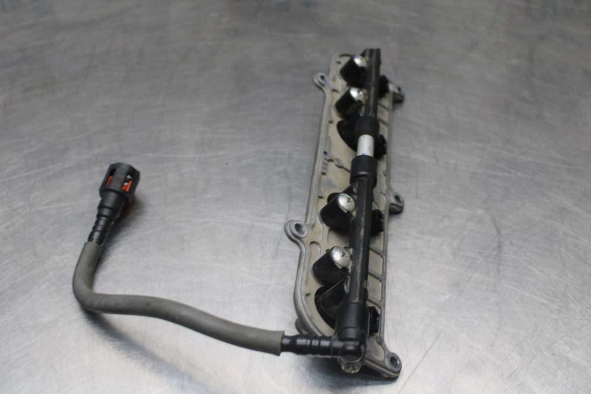 07-08 KAWASAKI NINJA ZX6R SECONDARY FUEL INJECTORS TOP AIRBOX GAS RAIL BB855