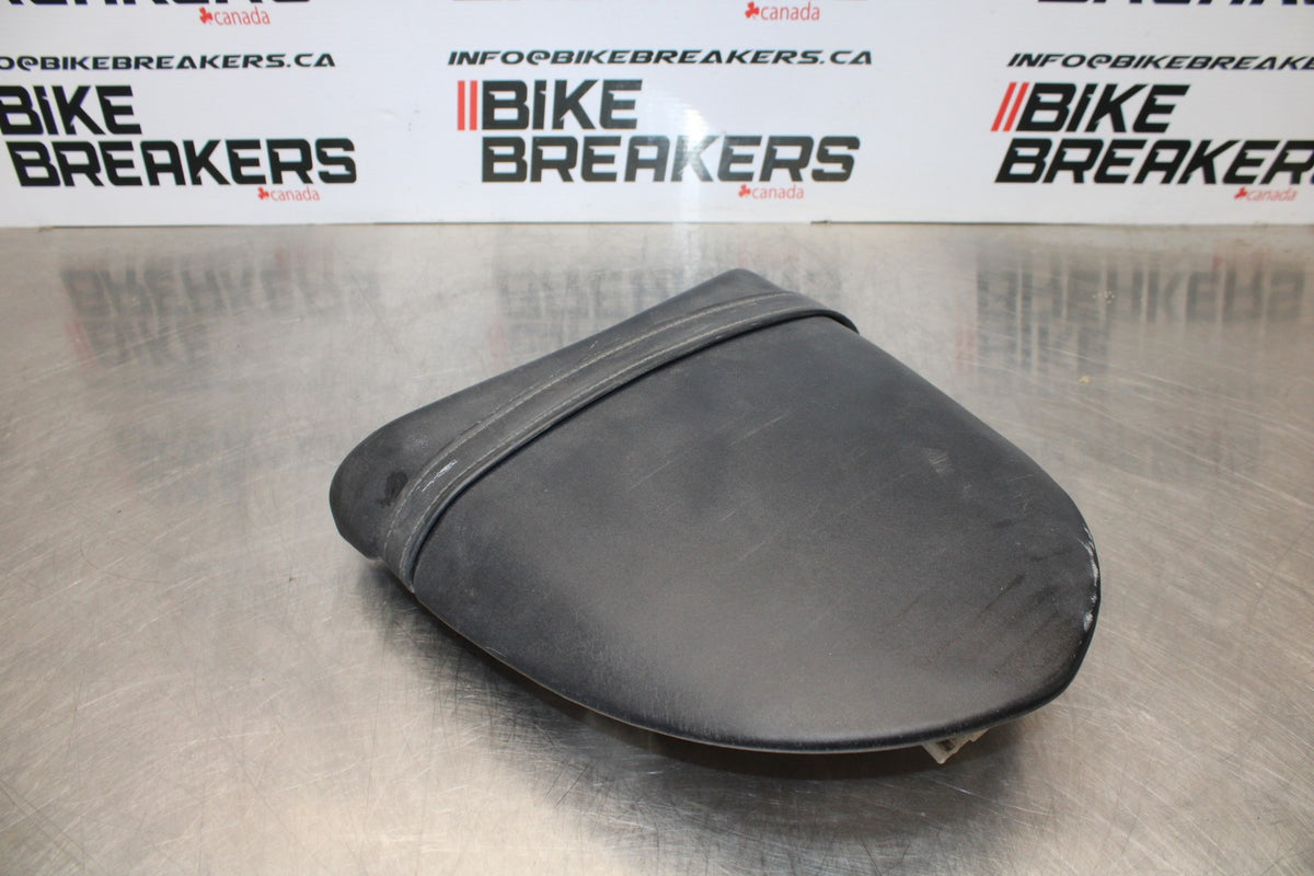 03-04 KAWASAKI NINJA ZX6R 636 REAR BACK PASSENGER TANDEM SEAT PAD SADDLE BB06