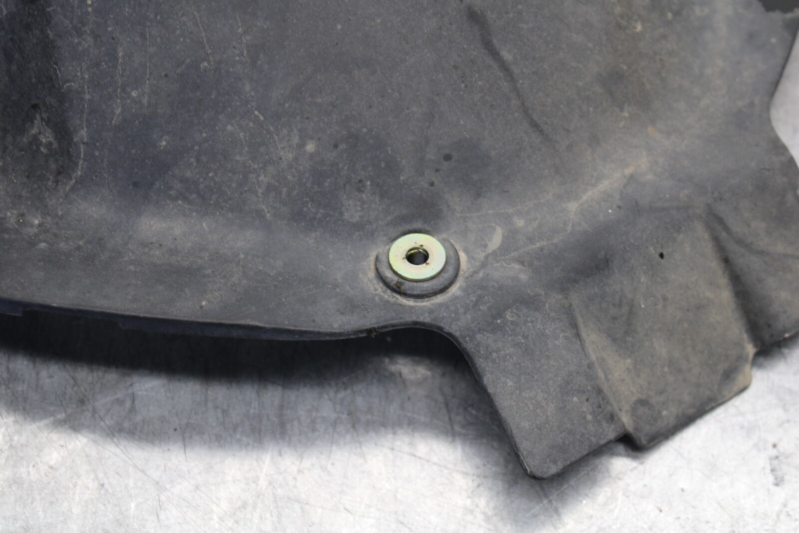 05-06 HONDA CBR600RR REAR BACK WHEEL TIRE HUGGER FENDER 80120-MEE-D00 BB655