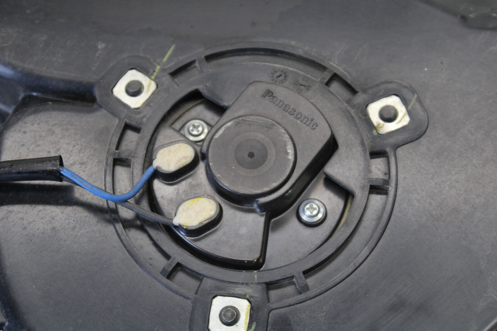 18-23 KAWASAKI NINJA 400 ENGINE RADIATOR COOLING FAN BB679