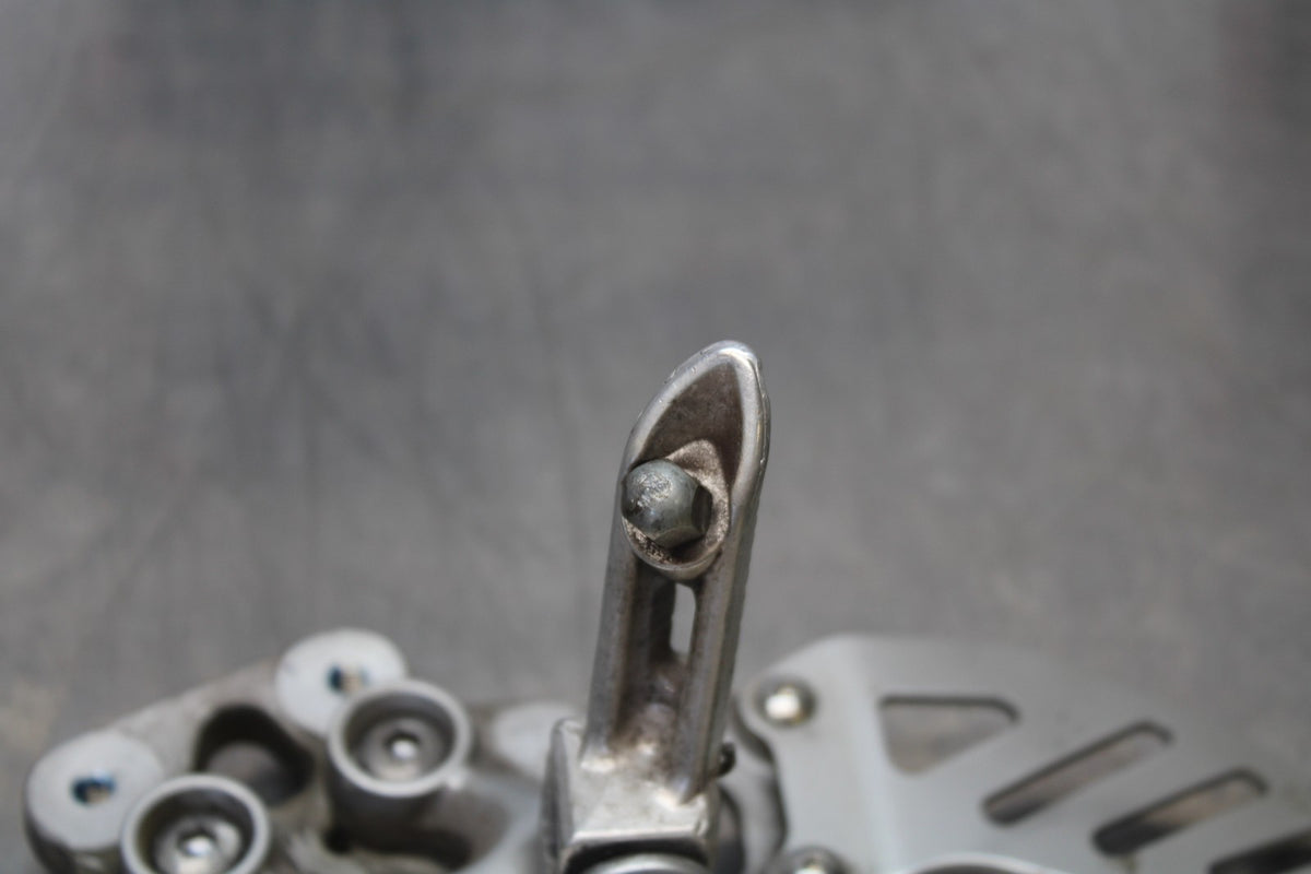 06-07 SUZUKI GSXR 600 LEFT REARSET REAR SET DRIVER FOOT PEG REST STOP BB170