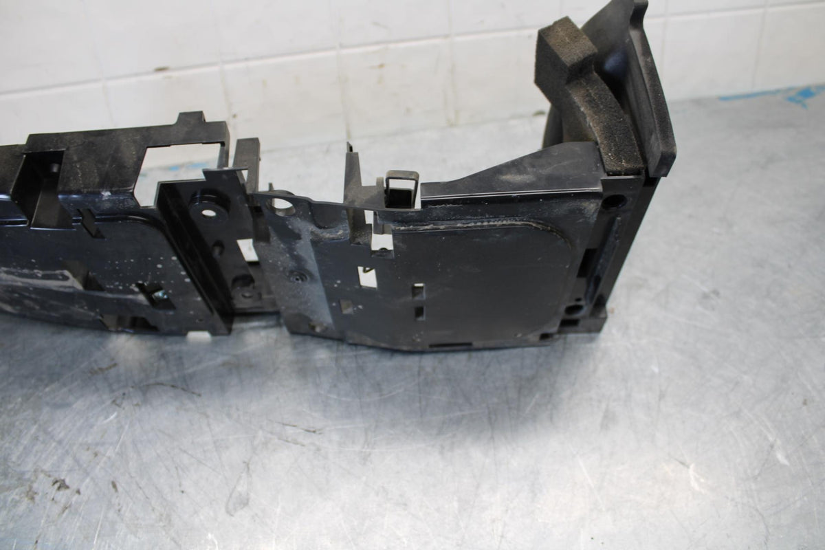 08-16 YAMAHA YZF R6 REAR BACK TAIL UNDERTAIL BATTERY TRAY PLASTIC BB436