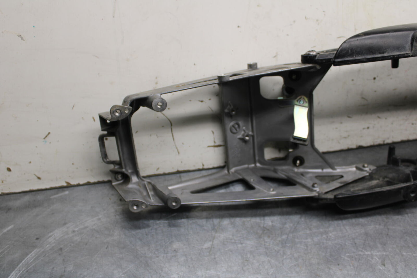 06-07 SUZUKI GSXR750 REAR SUBFRAME SUB FRAME 41211-01H00-YAP 41231-41G10 BB670