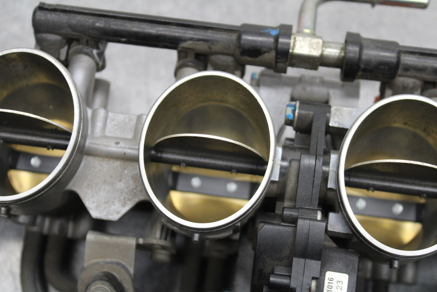 13-18 KAWASAKI NINJA ZX6R MAIN FUEL INJECTORS / THROTTLE BODIES BB118