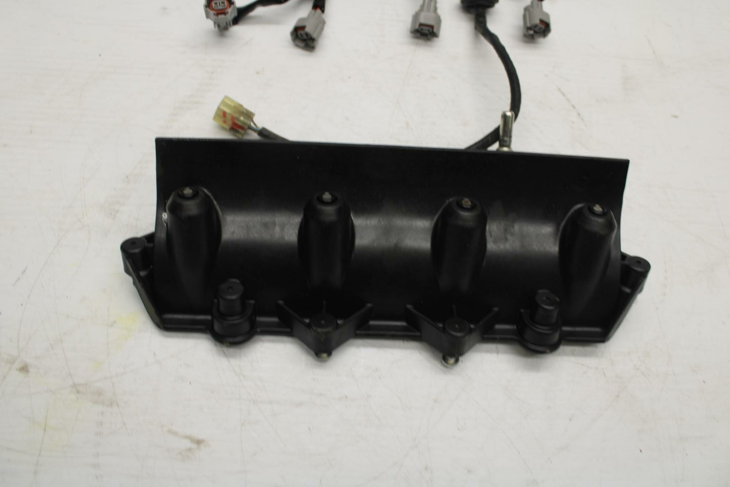07 YAMAHA YZF R6 2c0 SECONDARY FUEL INJECTORS TOP AIRBOX GAS RAIL BB284