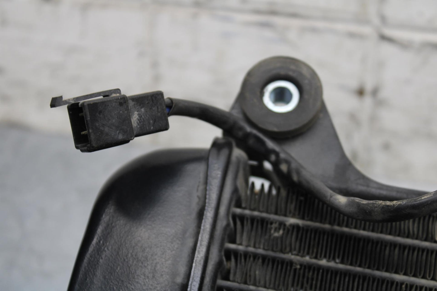 00-01 KAWASAKI ZZR600 ENGINE RADIATOR MOTOR COOLER COOLING RADIATER BB568