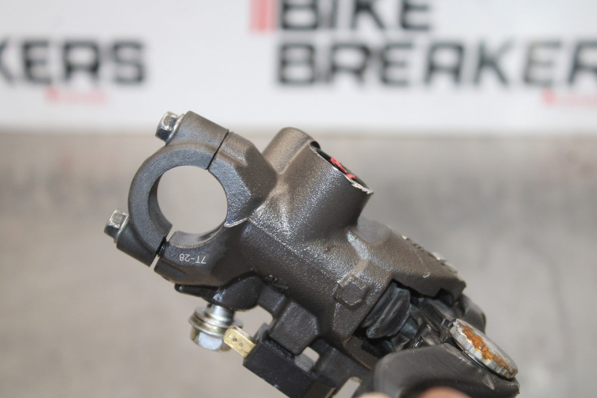 18 SUZUKI GSXR750 FRONT BRAKE MASTER CYLINDER w/ LEVER BB891