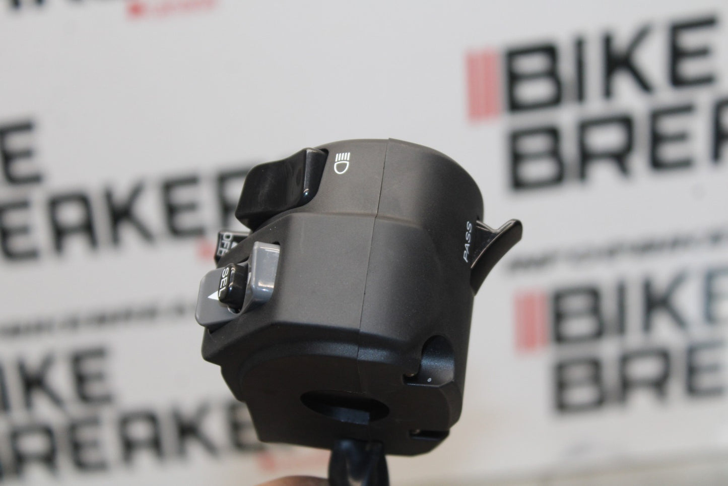 23-24 KAWASAKI NINJA ZX14R LEFT CLIP ON HANDLE HORN SIGNALS SWITCHES BB764