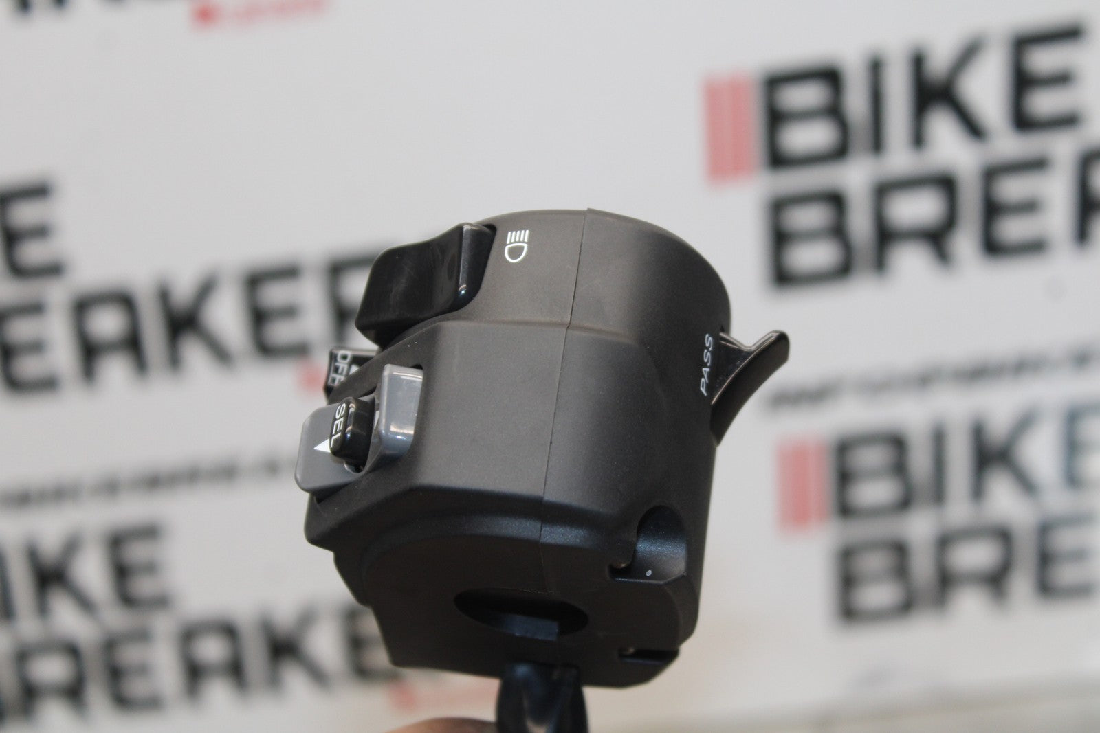 23-24 KAWASAKI NINJA ZX14R LEFT CLIP ON HANDLE HORN SIGNALS SWITCHES BB764