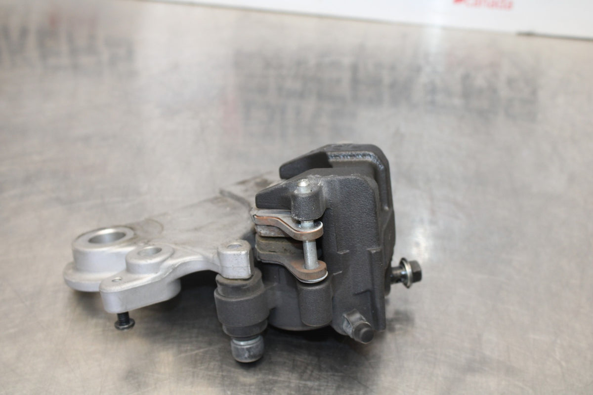 22-25 YAMAHA YZF R7 REAR BACK BRAKE CALIPER W MOUNT BRACKET BB182