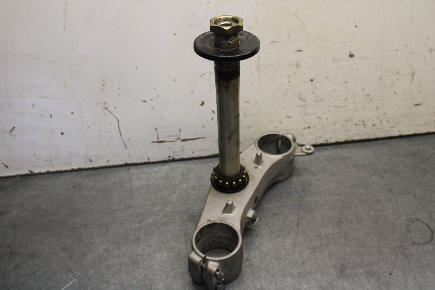 05-06 SUZUKI GSXR1000 FRONT FORKS CLAMP LOWER TRIPLE TREE STEM 51410-41G00 BB677