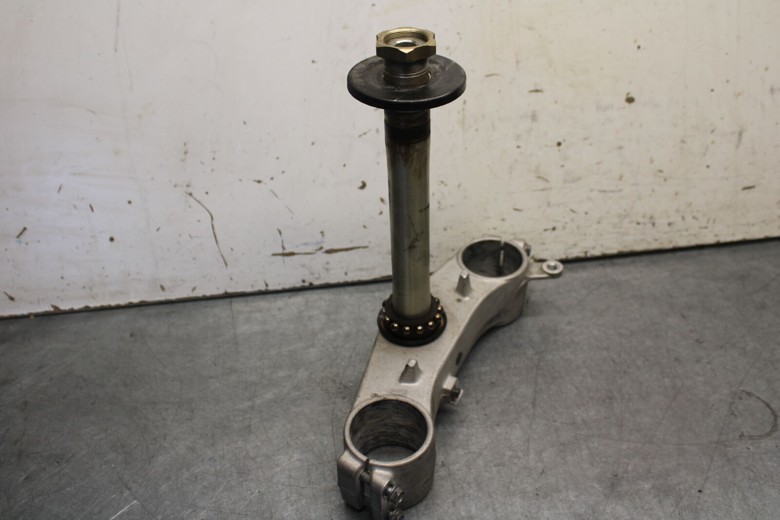 05-06 SUZUKI GSXR1000 FRONT FORKS CLAMP LOWER TRIPLE TREE STEM 51410-41G00 BB677