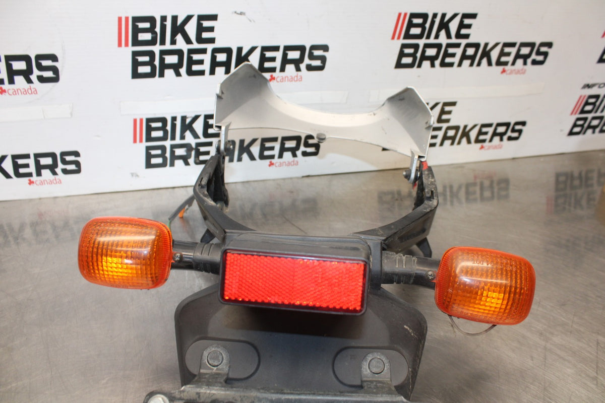 05-06 HONDA CBR600RR REAR BACK FENDER MUD GUARD BB893