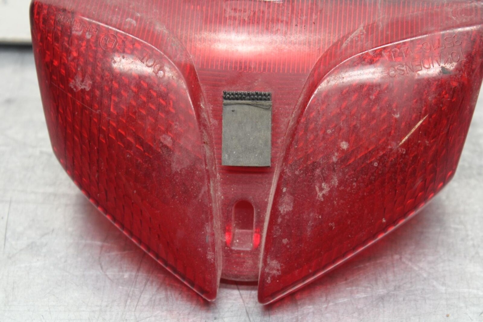 2011 Suzuki GSXR600 REAR TAIL TAILLIGHT BACK BRAKE LIGHT BB605