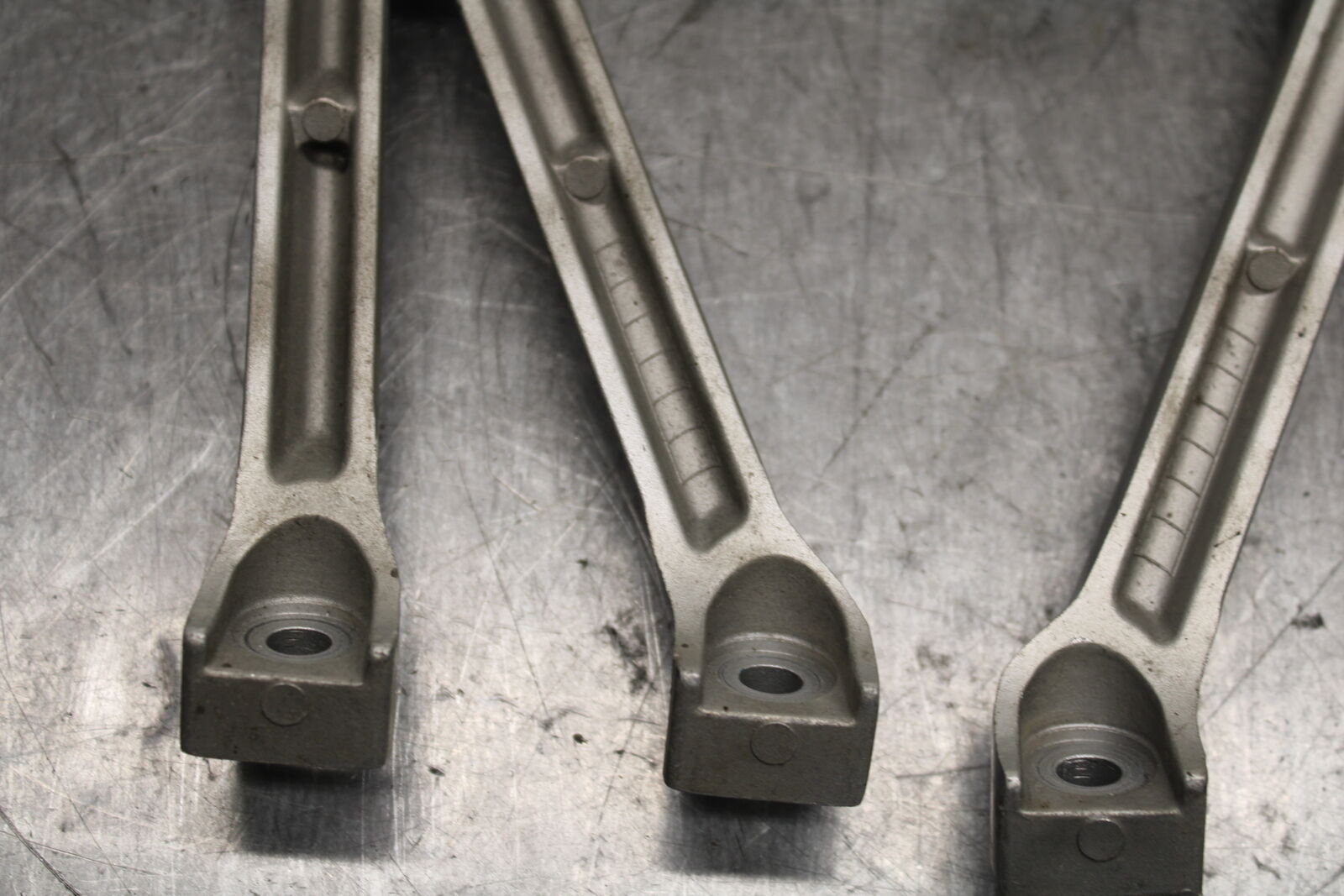 05-08 SUZUKI GSXR1000 REAR BACK PASSENGER PEG SET PAIR BB113