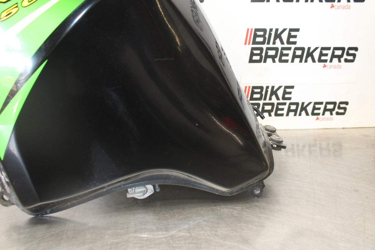 06 KAWASAKI KLR650 GAS TANK FUEL CELL PETROL RESERVOIR BB919
