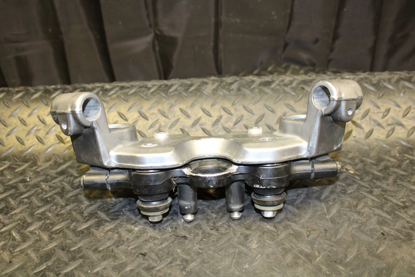 05-06 SUZUKI KATANA 750 GSX750F FORKS UPPER TRIPLE TREE CLAMP RISERS BB166