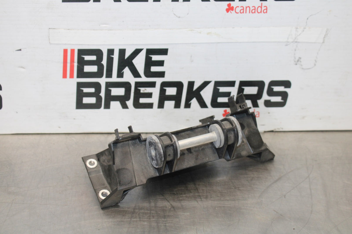 17-20 BMW S1000R GAS TANK FUEL CELL PETROL RESERVOIR BRACKET MOUNT BB909