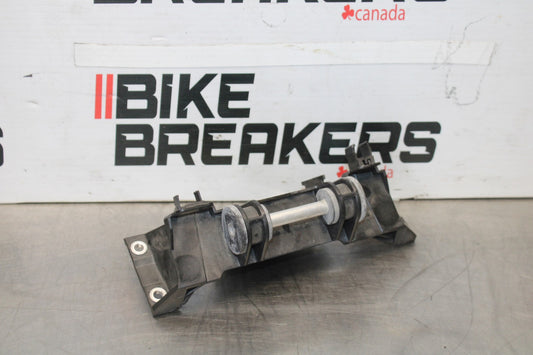 17-20 BMW S1000R GAS TANK FUEL CELL PETROL RESERVOIR BRACKET MOUNT BB909