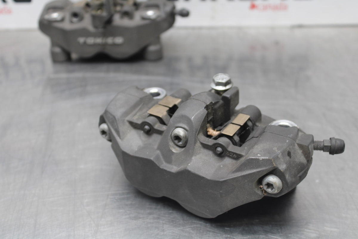06-07 SUZUKI GSXR 600 RIGHT LEFT FRONT BRAKE CALIPER SET PAIR CALIPERS BB845