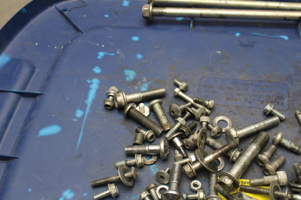 09 SUZUKI GSXR1000 MOUNTING BOLTS HARDWARE MOTOR SCREWS BB777