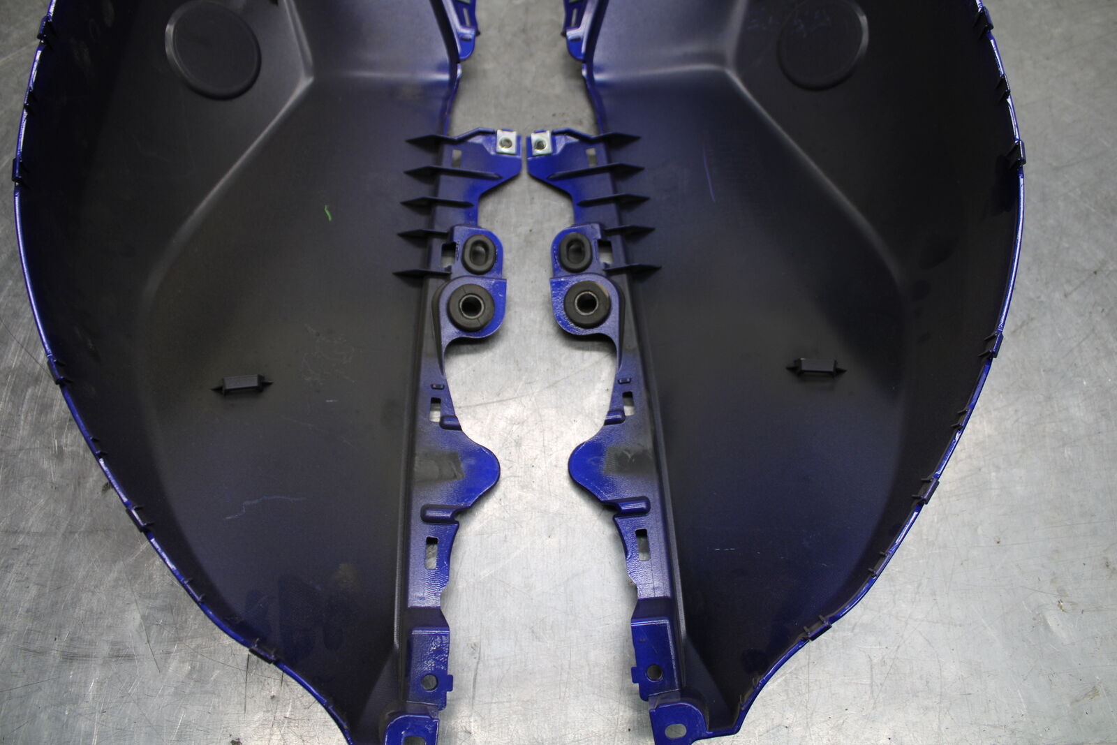 22-23 YAMAHA YZF R7 GAS TANK FUEL CELL COVER FAIRING COWL BB583