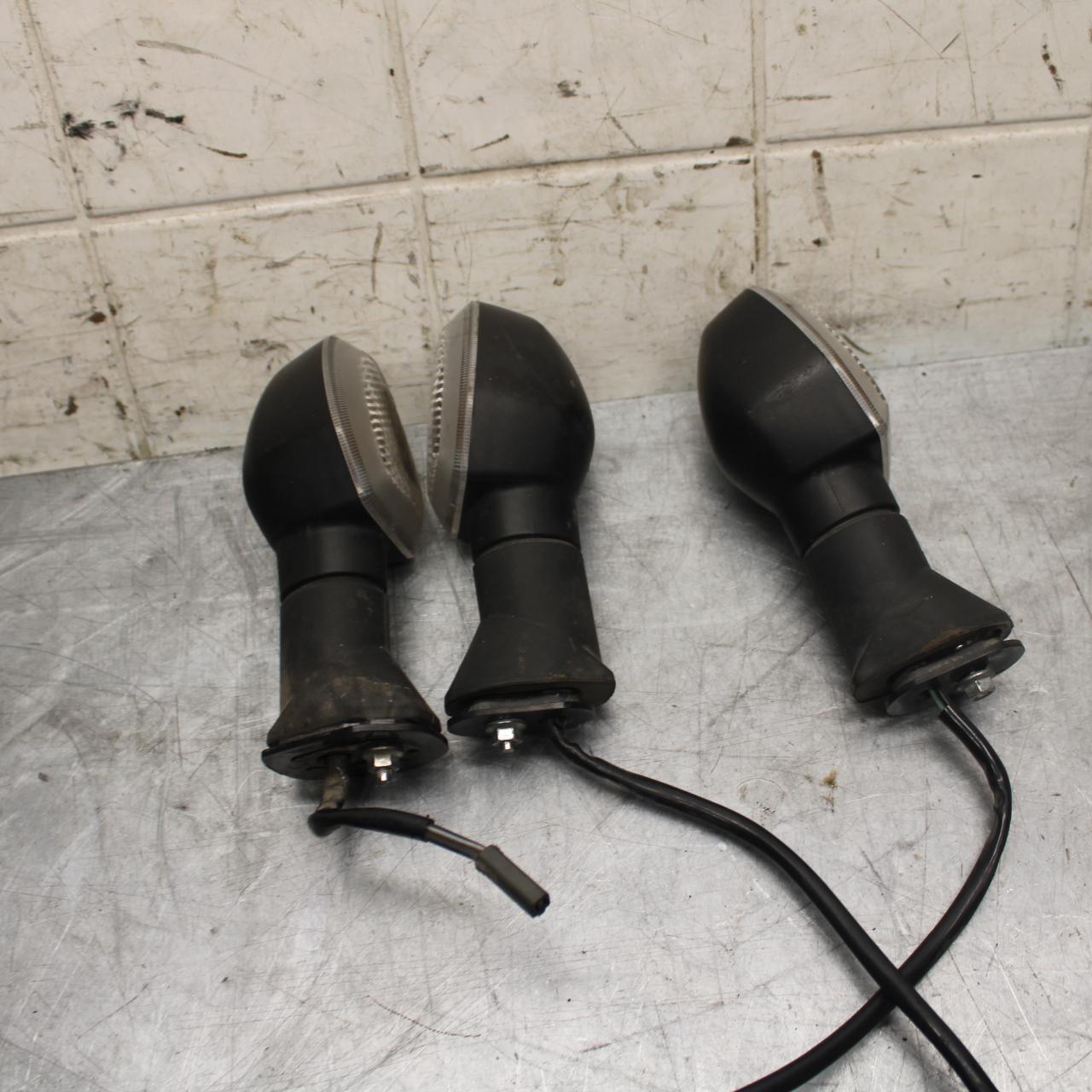 2016 Suzuki Bandit 1250S GSF1250SA ABS REAR LEFT RIGHT TURN SIGNALS LIGHT BB509