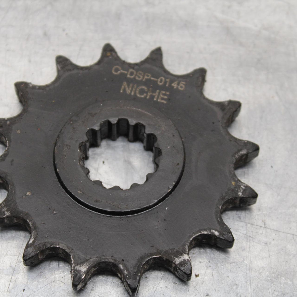 2007 Yamaha YZF R6 FRONT SPROCKET 2C0-17460-00-00 BB590