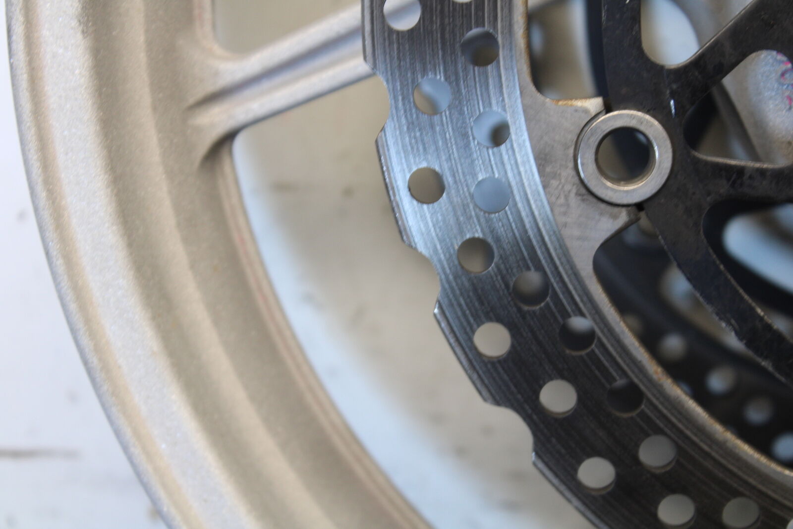 09-12 KAWASAKI NINJA ZX6R FRONT WHEEL AND LEFT RIGHT BRAKE ROTORS DISCS BB656