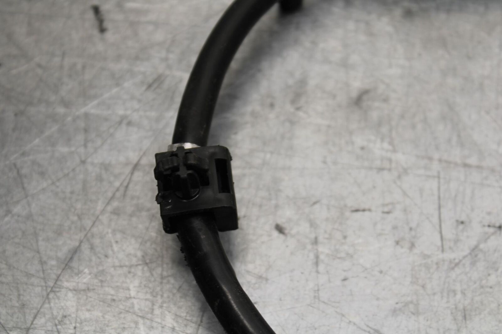 22-23 YAMAHA YZF R7 CLUTCH CABLE LINE BB583